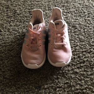 Toddler Adidas shoes. Size 7